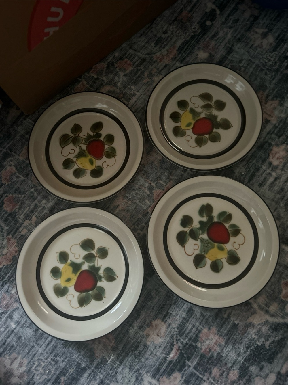 Sears Stoneware strawberries Salad Plates in Cream w/ Red & Green Accents- set 4